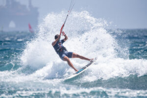 Wave kitesurfing on the Appletree Klokhouse Noseless White Line