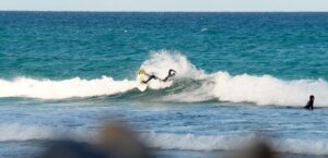 Jorrit Buurma making turn in shorebreak on Appletree Elstar surfboard