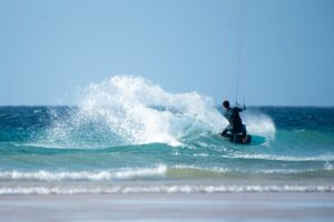 spray kitesurfing