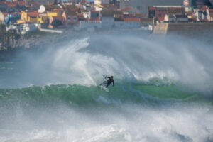 kiting in big waves