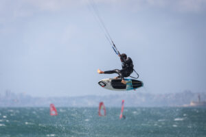 Advanced strapless kiteboard