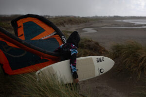 Appletree team rider Johanna-Catharina getting ready for a morning session on her Malus Domestics kite board