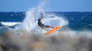 Leonardo Casati - wave riding Appleflap Noseless