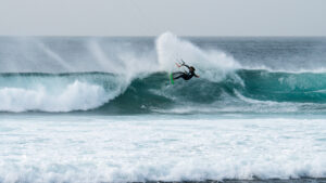 Applepeeler: big wave kiteboard